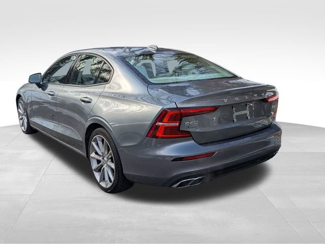 Used 2021 Volvo S60 T6 Momentum image 5