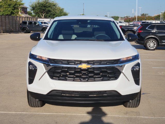 Used 2026 Chevrolet Trax LS FWD image 9