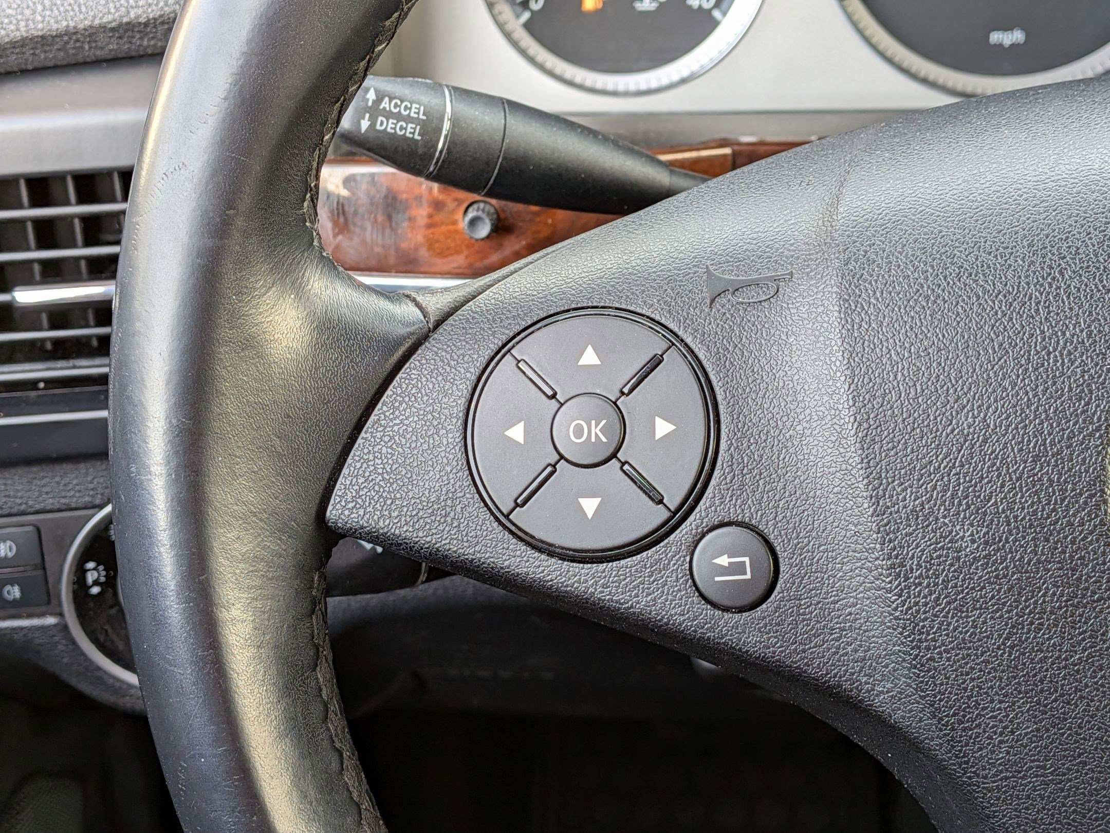 Used 2012 Mercedes-Benz GLK 350 4MATIC image 15