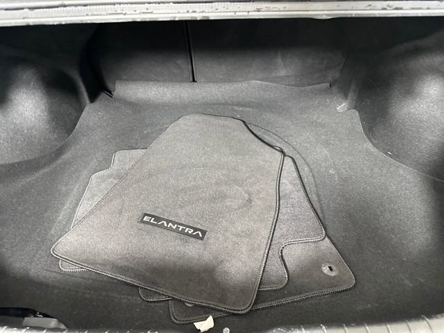 Used 2024 Hyundai Elantra Limited image 26