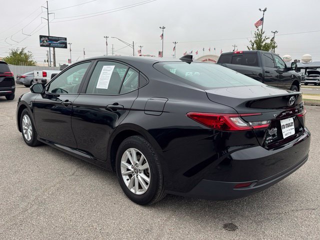 Used 2025 Toyota Camry LE AWD/4WD image 4
