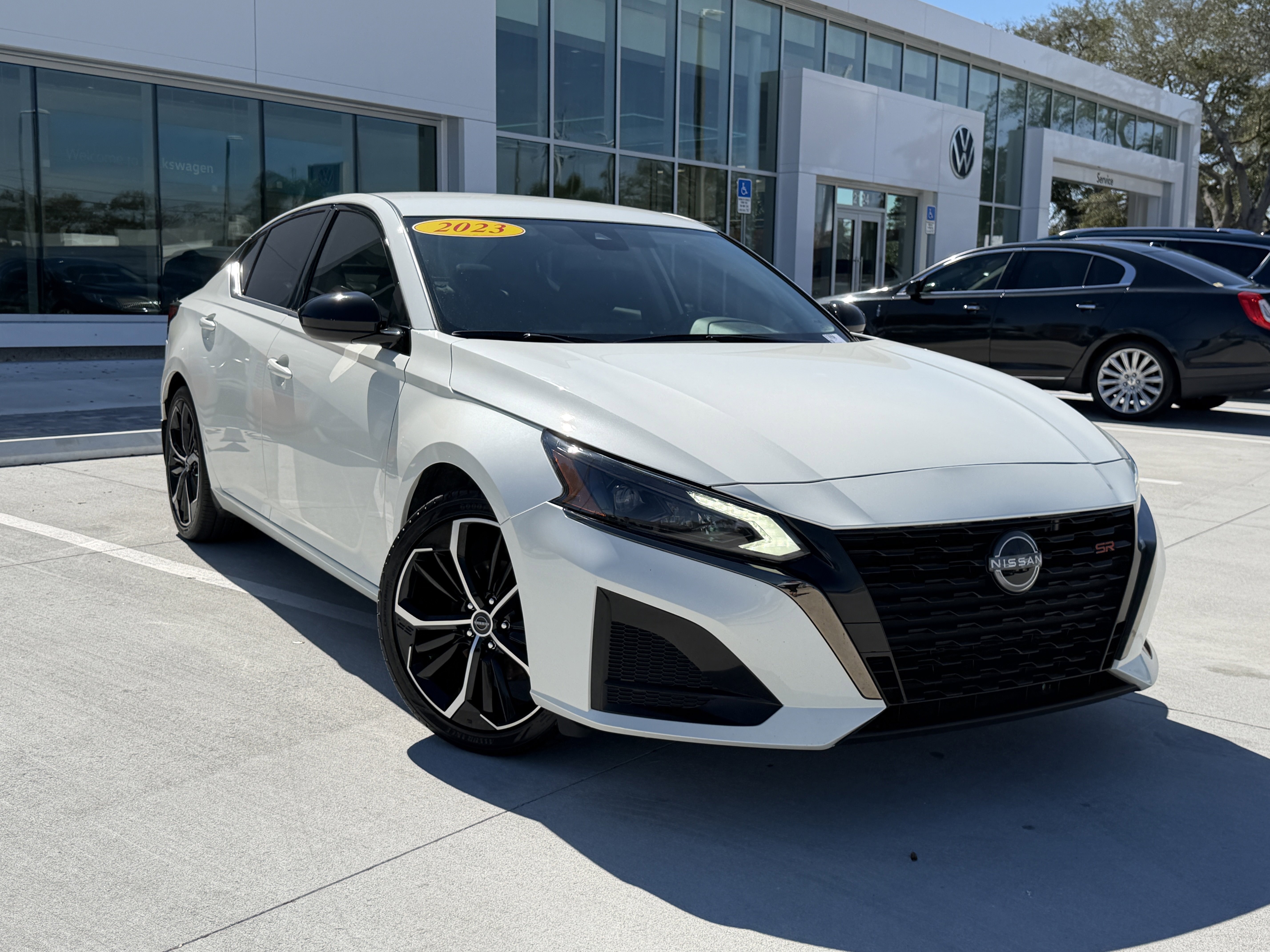 Used 2023 Nissan Altima 2.5 SR image 1