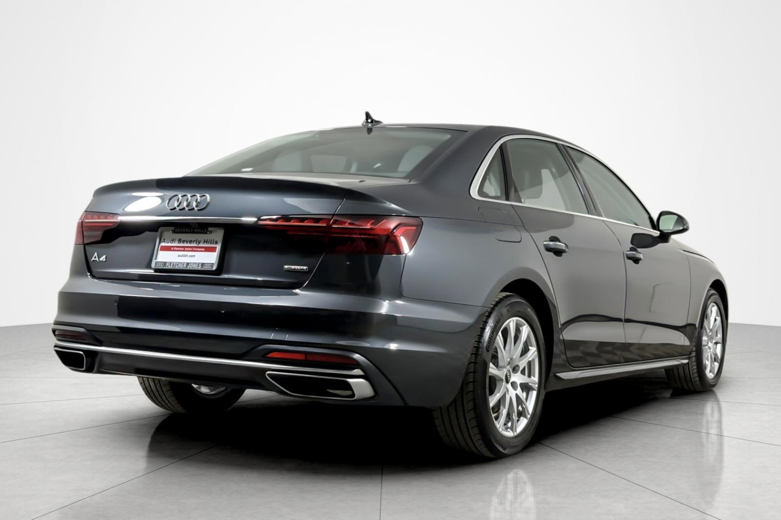 Used 2022 Audi A4 2.0T Premium w/ Convenience Package image 5
