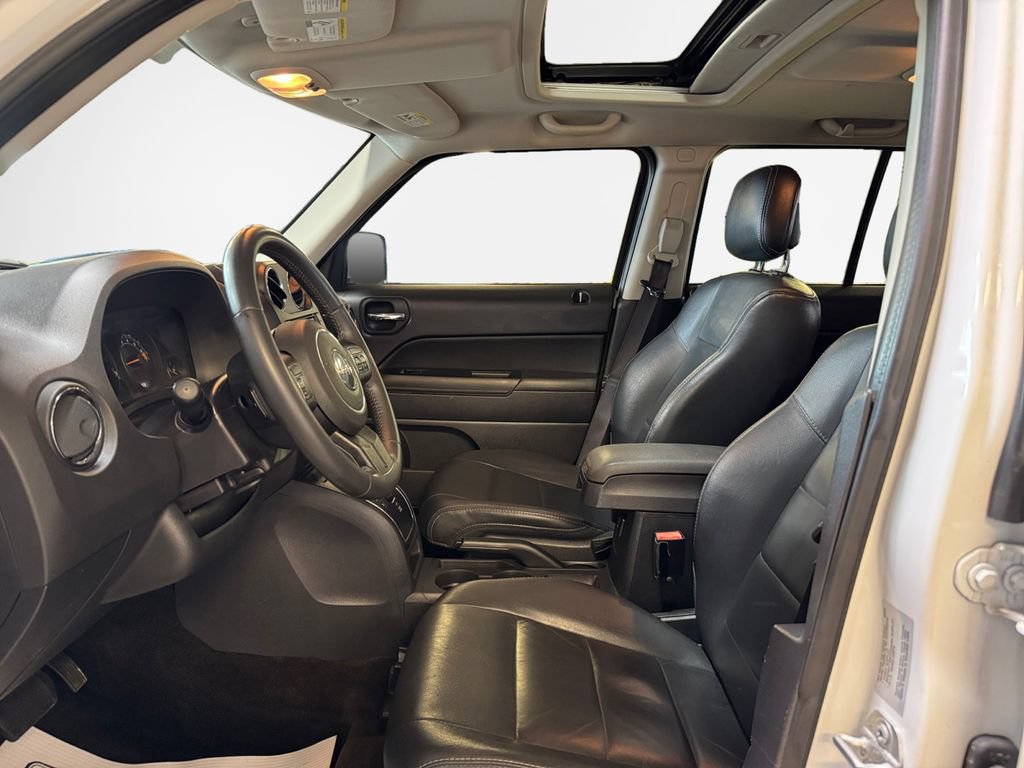 Used 2015 Jeep Patriot High Altitude AWD/4WD image 12