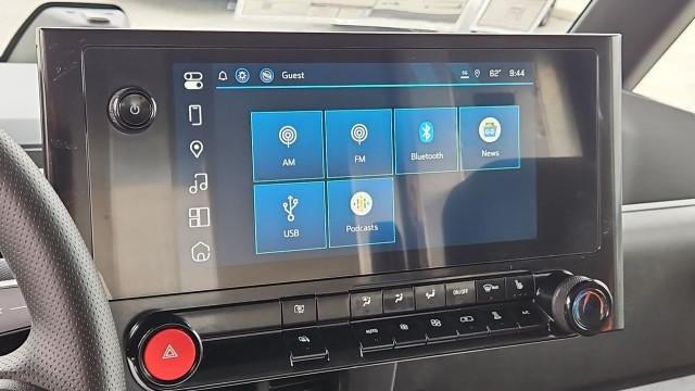 New 2025 Chevrolet Brightdrop 400 w/ Power Door Package AWD/4WD image 13
