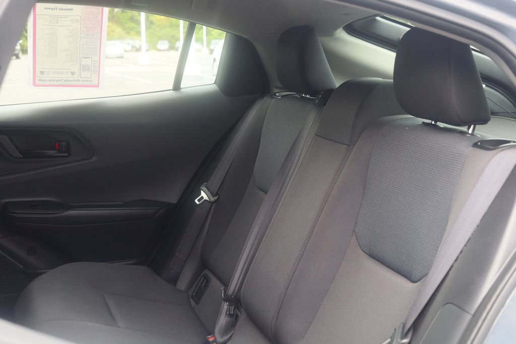 Used 2025 Toyota Prius LE FWD image 19