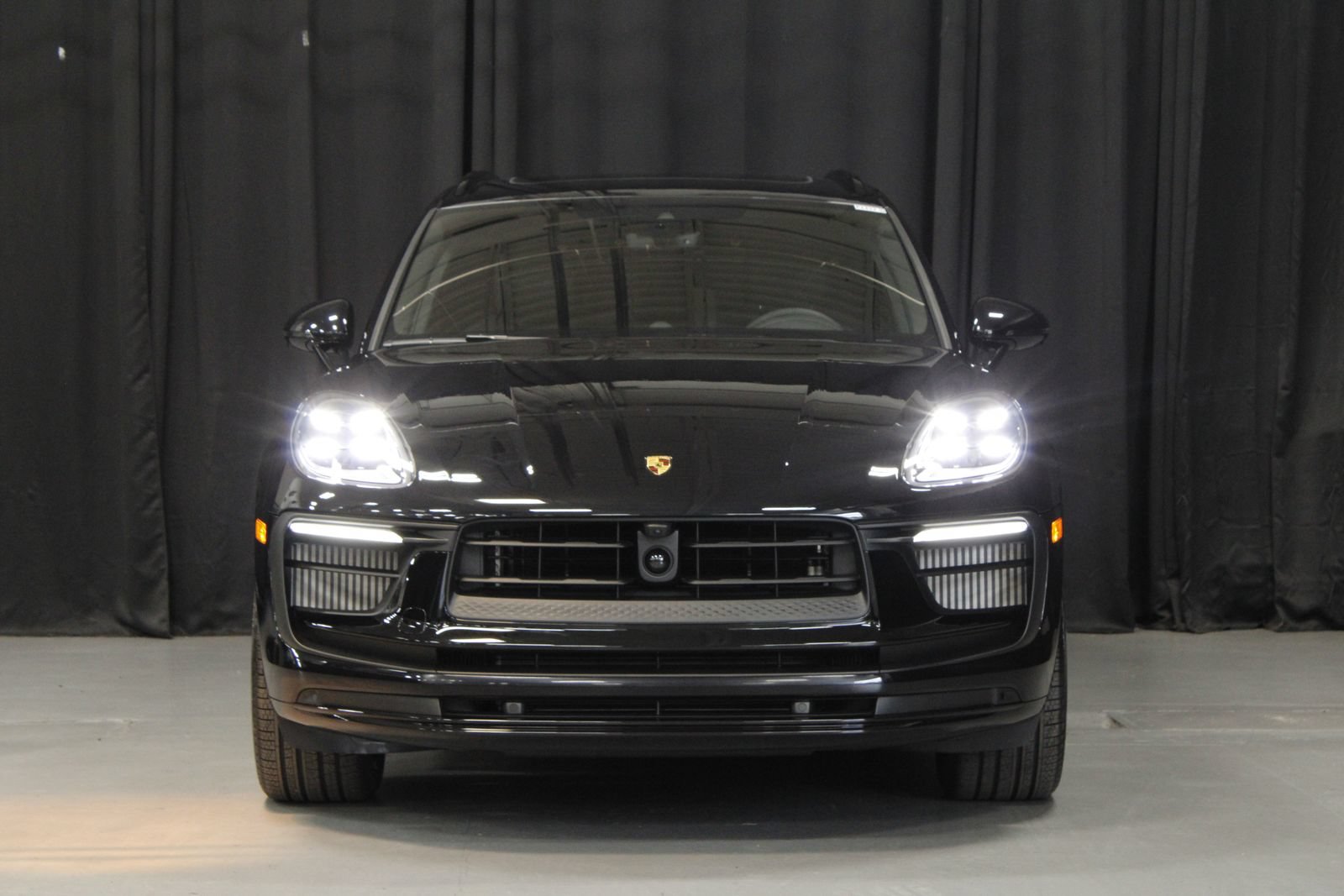 New 2026 Porsche Macan GTS AWD/4WD image 8