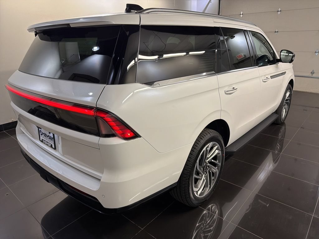 New 2026 Lincoln Navigator Premiere AWD/4WD image 6