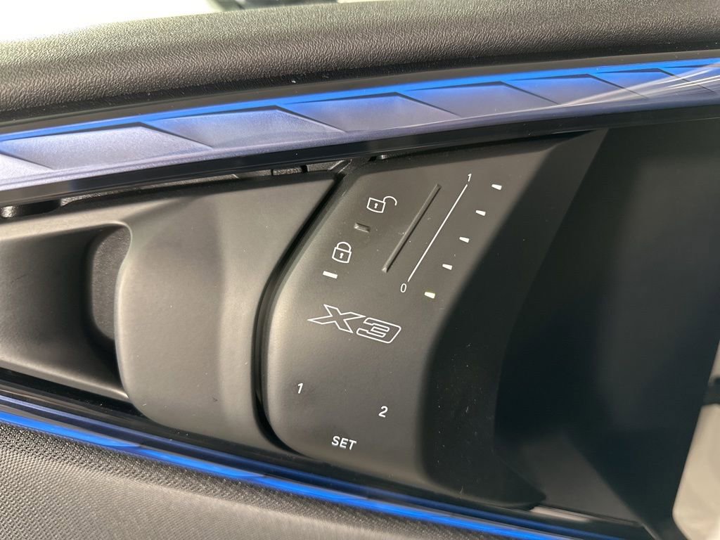 Used 2025 BMW X3 xDrive30i w/ Convenience Package image 8