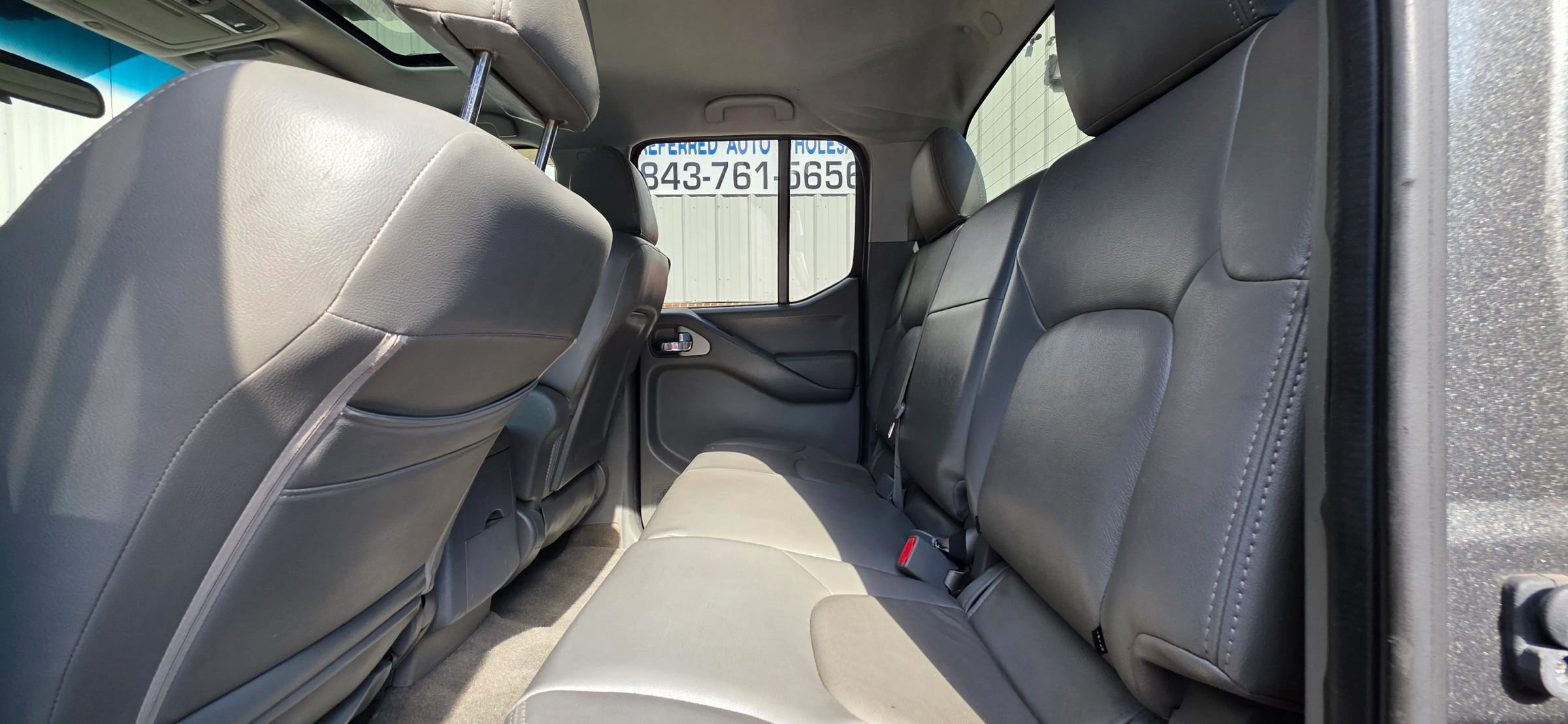 Used 2009 Nissan Frontier SE w/ SE Value Truck Pkg AWD/4WD image 17