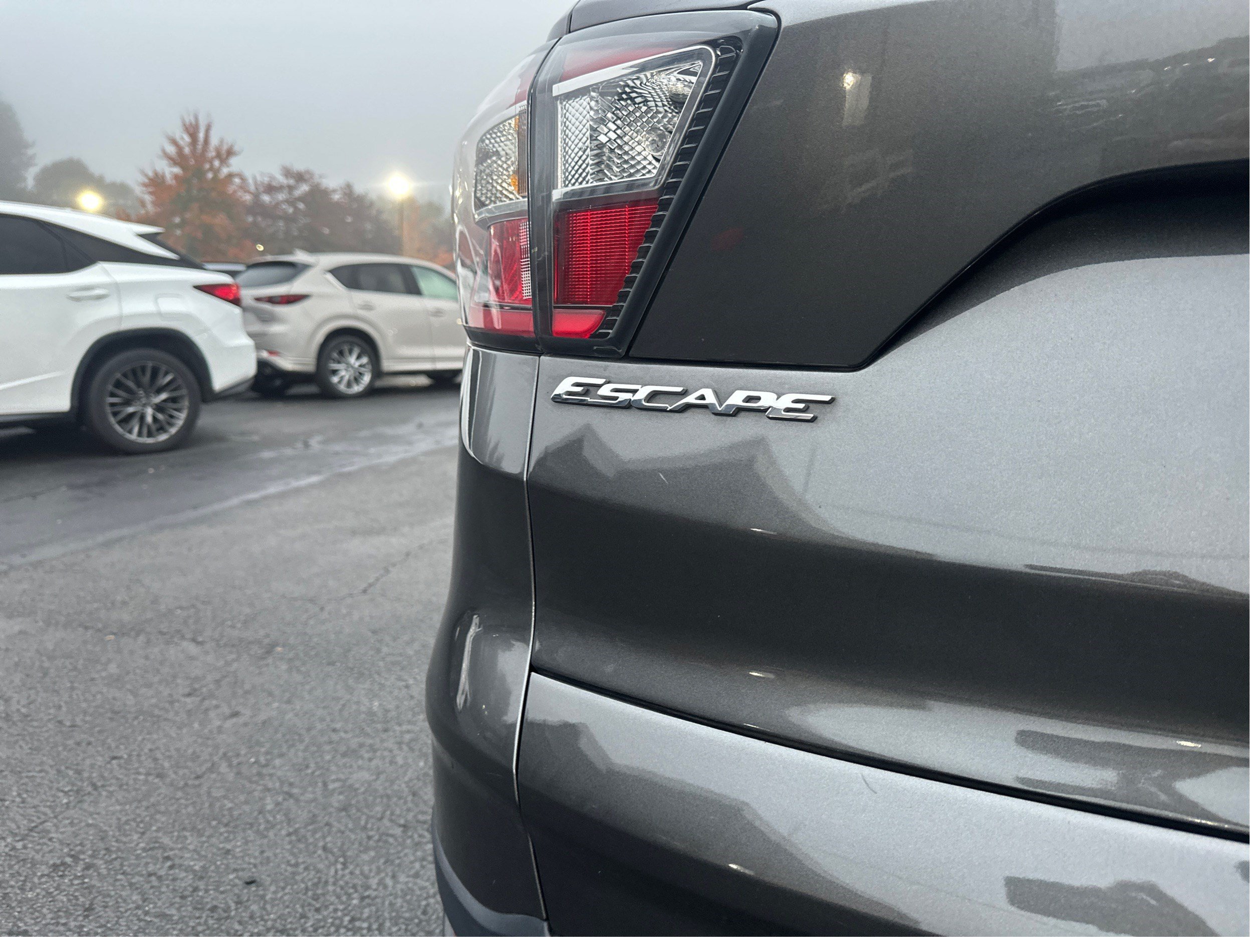 Used 2017 Ford Escape SE AWD/4WD image 27