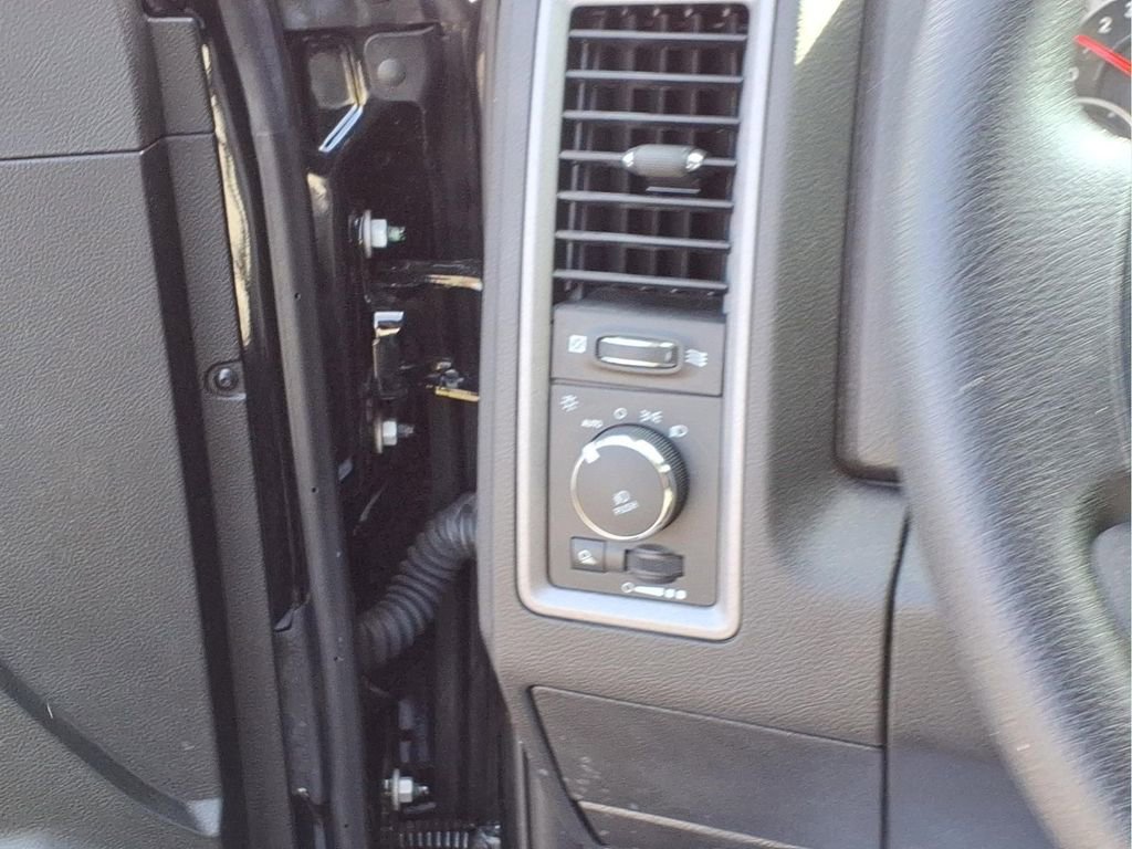 Used 2024 RAM 1500 Tradesman w/ Tradesman SXT Package image 12