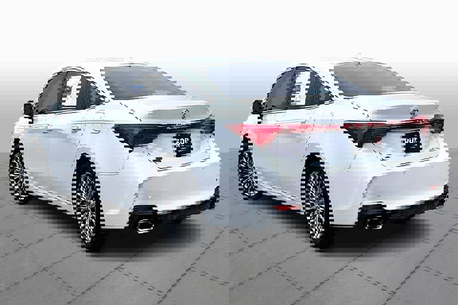 Used 2019 Toyota Avalon Limited image 11