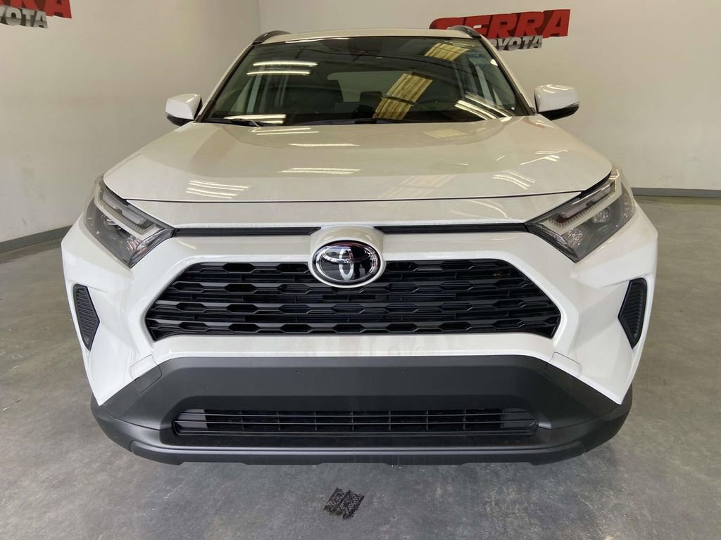 Used 2025 Toyota RAV4 XLE w/ Convenience Package AWD/4WD image 8
