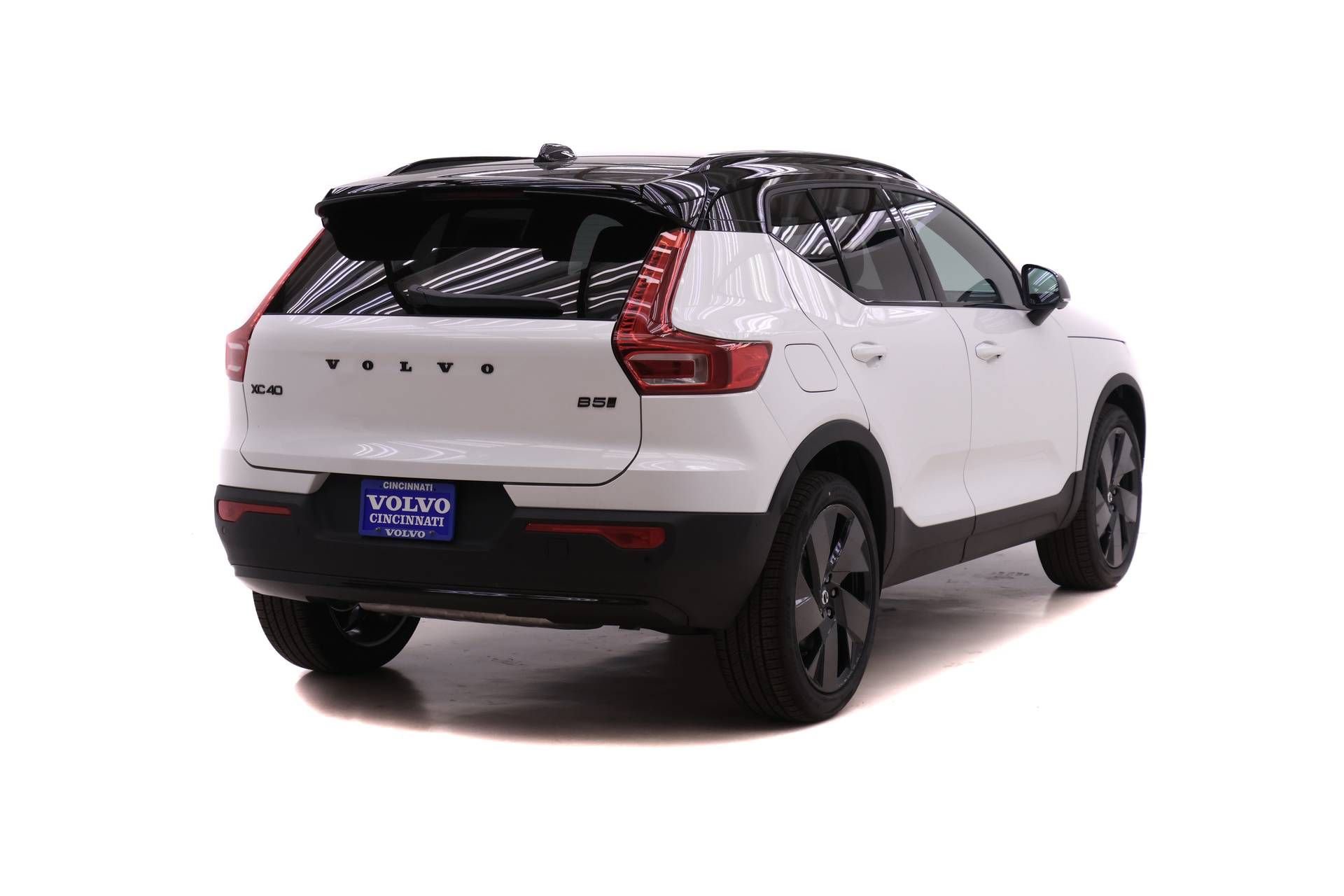 New 2026 Volvo XC40 B5 Ultra w/ Climate Package AWD/4WD image 4