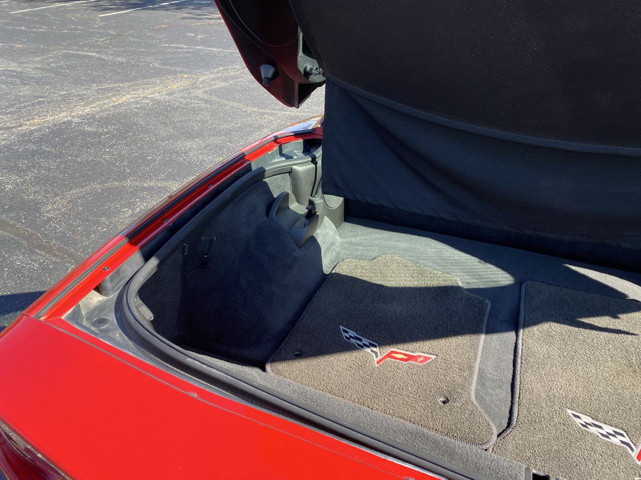 Used 2009 Chevrolet Corvette Coupe w/ Preferred Equipment Group RWD image 30