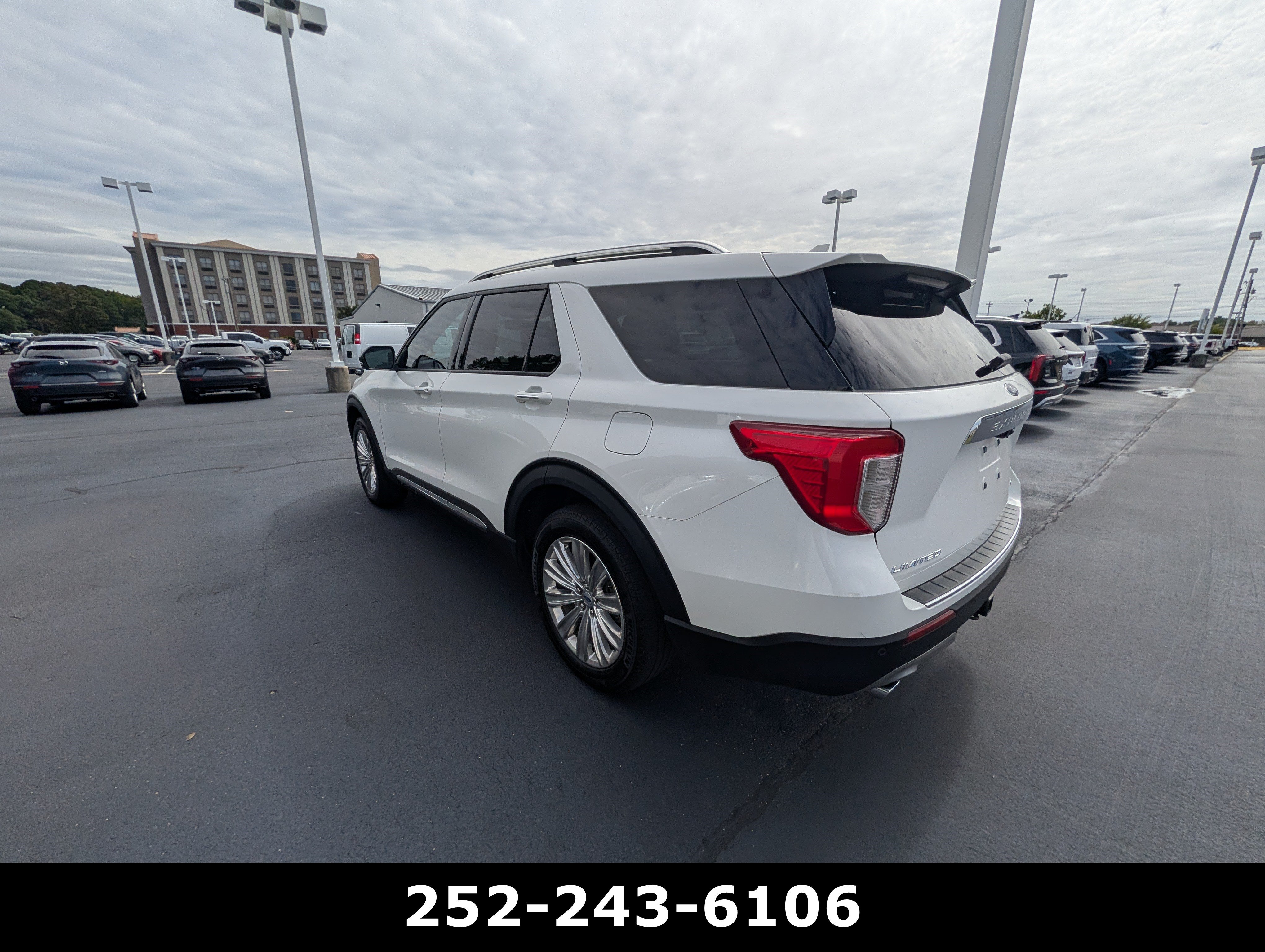 Used 2023 Ford Explorer Limited w/ Hybrid Equipment Group 310A AWD/4WD image 5
