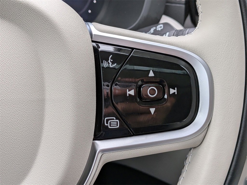 New 2026 Volvo XC60 T8 Ultra w/ Protection Package Premier image 29