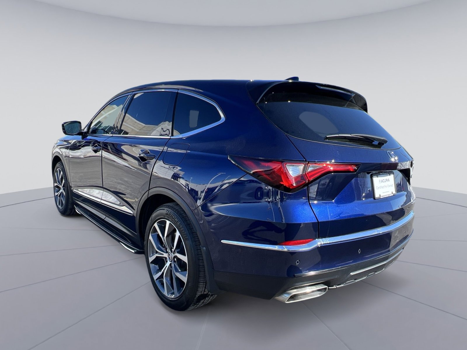 Certified 2023 Acura MDX SH-AWD w/ Technology Package image 3