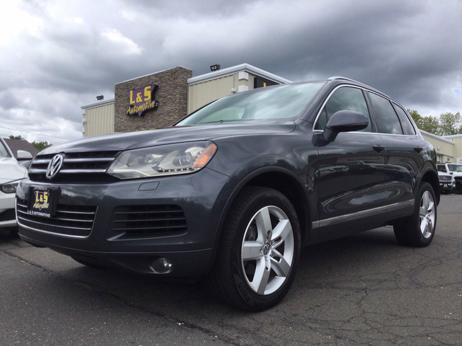 Used 2012 Volkswagen Touareg VR6 AWD/4WD image 2