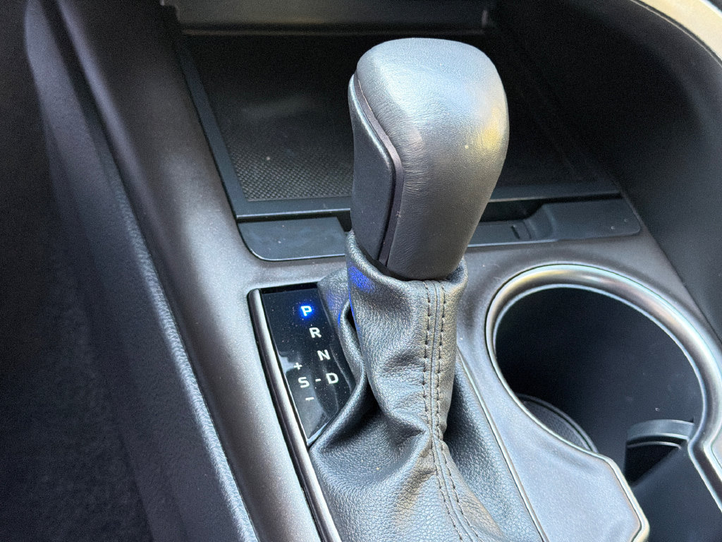 Used 2024 Toyota Camry SE w/ Convenience Package FWD image 29