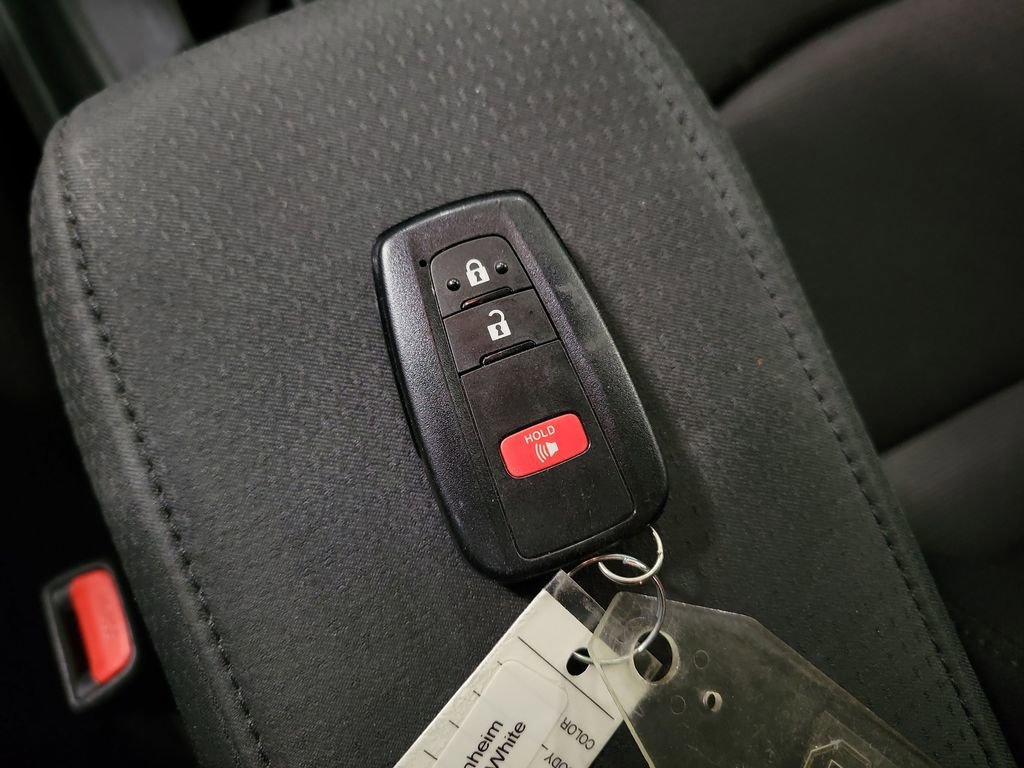 Used 2022 Toyota Prius Limited image 16