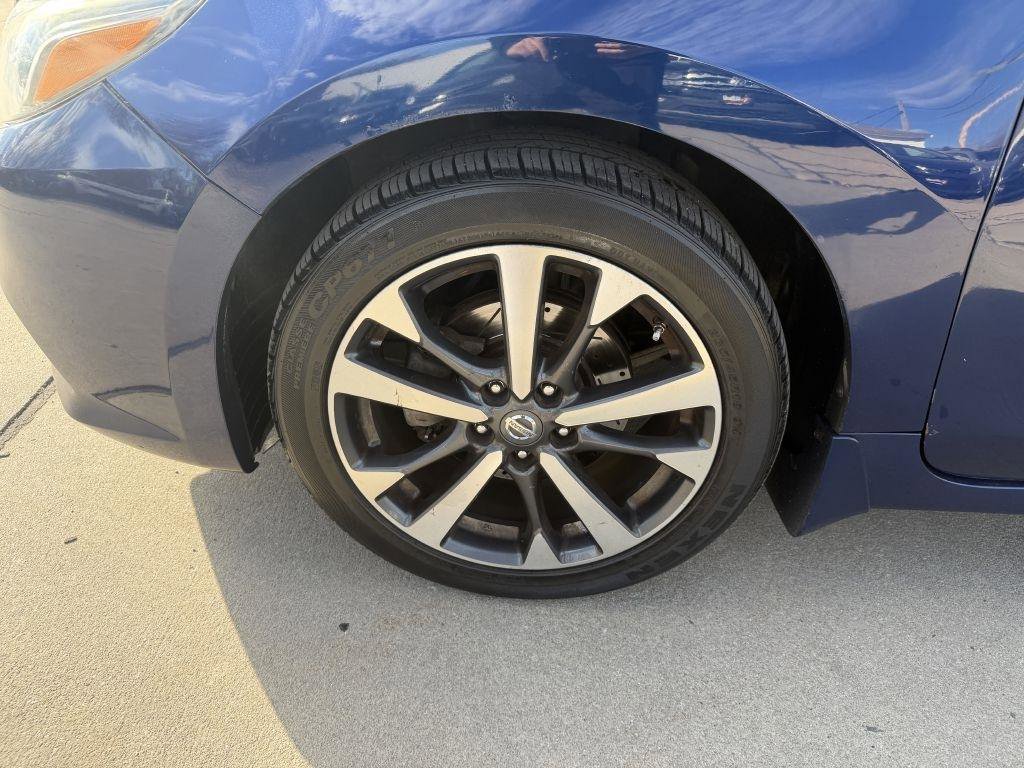 Used 2017 Nissan Altima 2.5 SR image 17