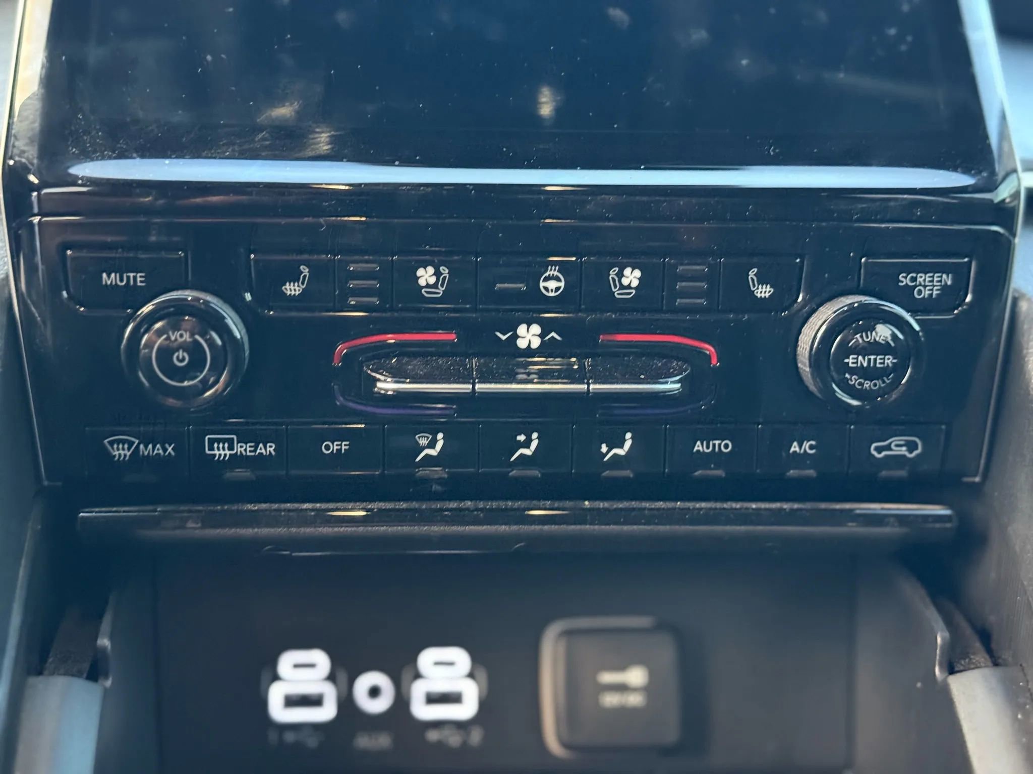 Used 2023 Jeep Grand Cherokee Limited w/ Luxury Tech Group II image 18