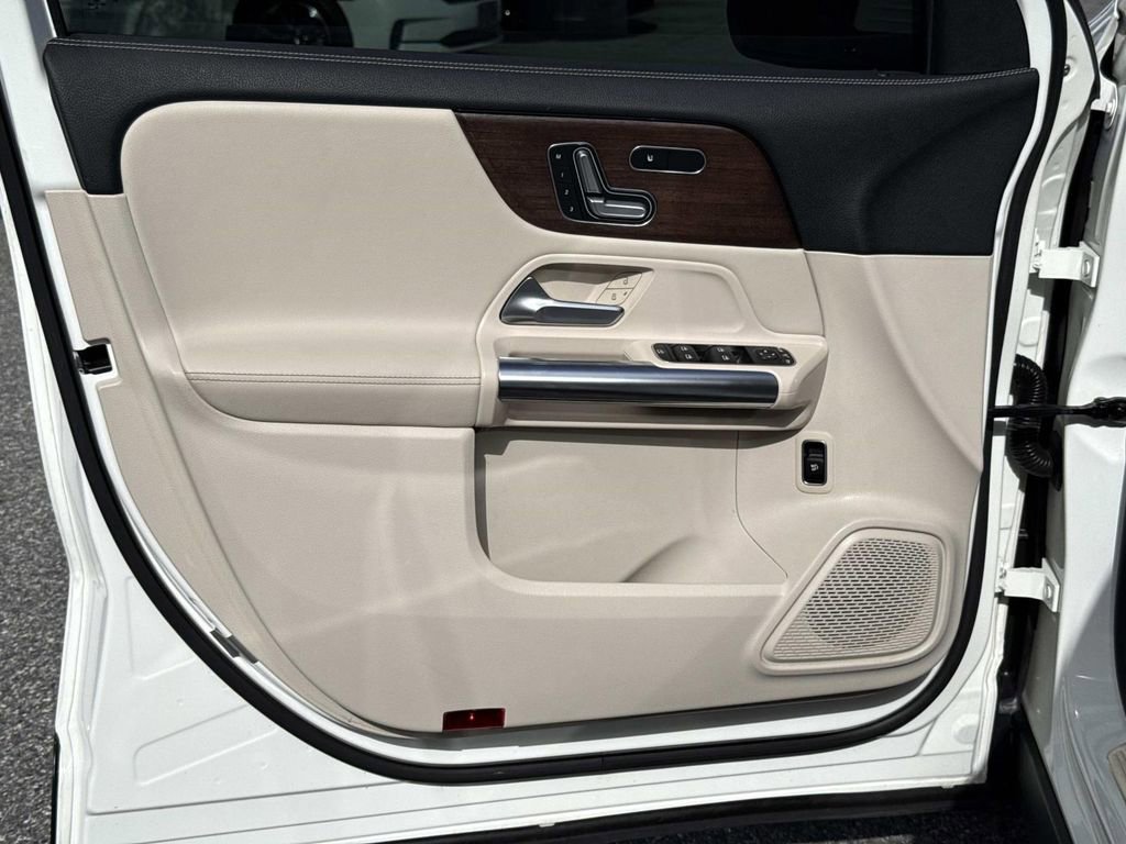 Used 2021 Mercedes-Benz GLA 250 4MATIC image 21