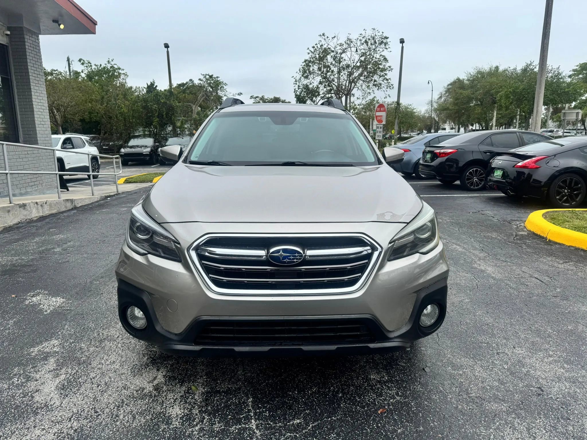 Used 2018 Subaru Outback 2.5i Limited AWD/4WD image 3