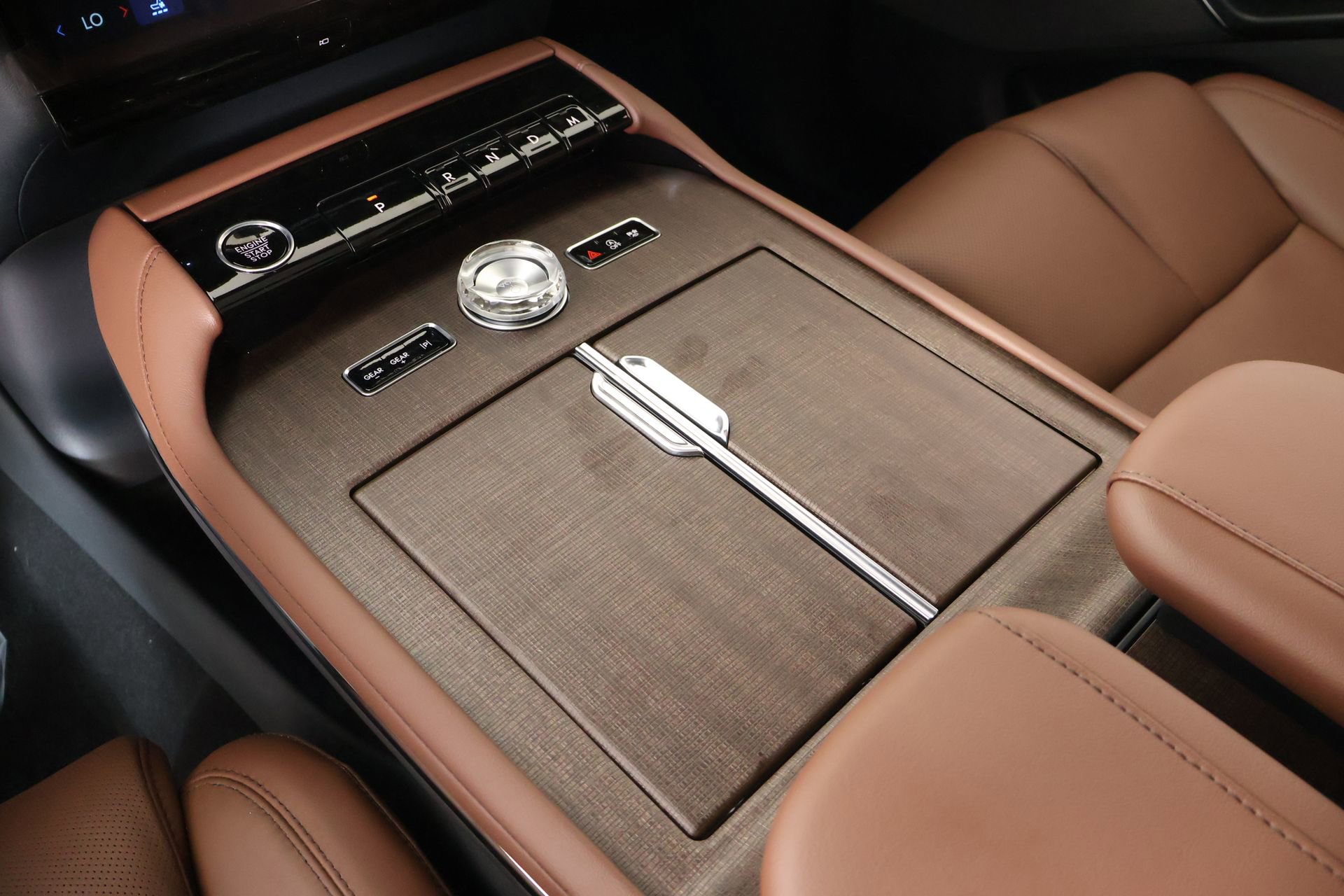 New 2026 Lincoln Navigator L Reserve AWD/4WD image 8