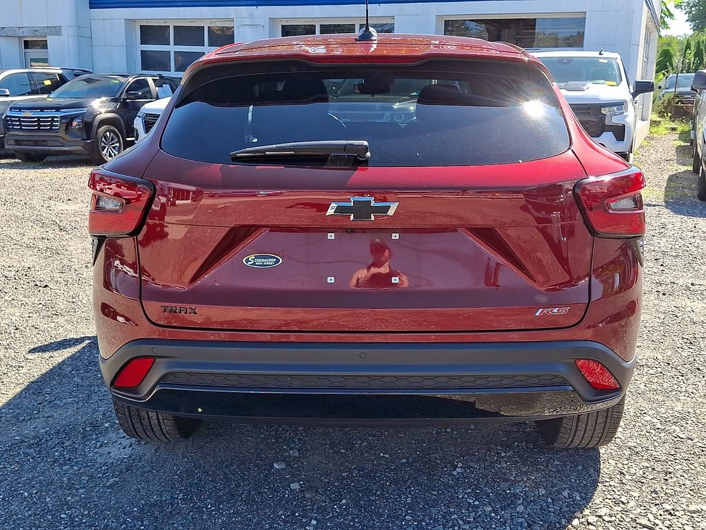 Certified 2024 Chevrolet Trax RS w/ Driver Confidence Package FWD image 7