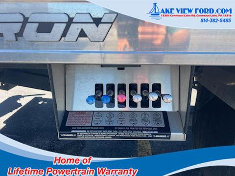 Used 2023 Ford F550 4x4 Regular Cab Super Duty image 5