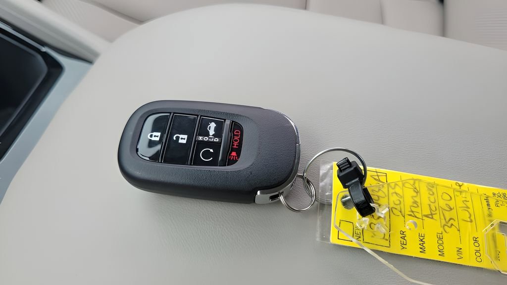Used 2025 Honda Accord EX-L image 32