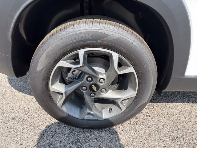 New 2026 Chevrolet Trax LT FWD image 17