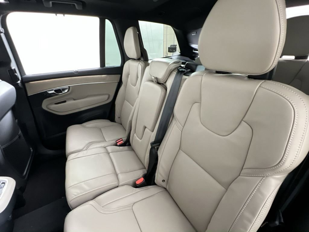 New 2026 Volvo XC90 B6 Ultra w/ Protection Package image 23