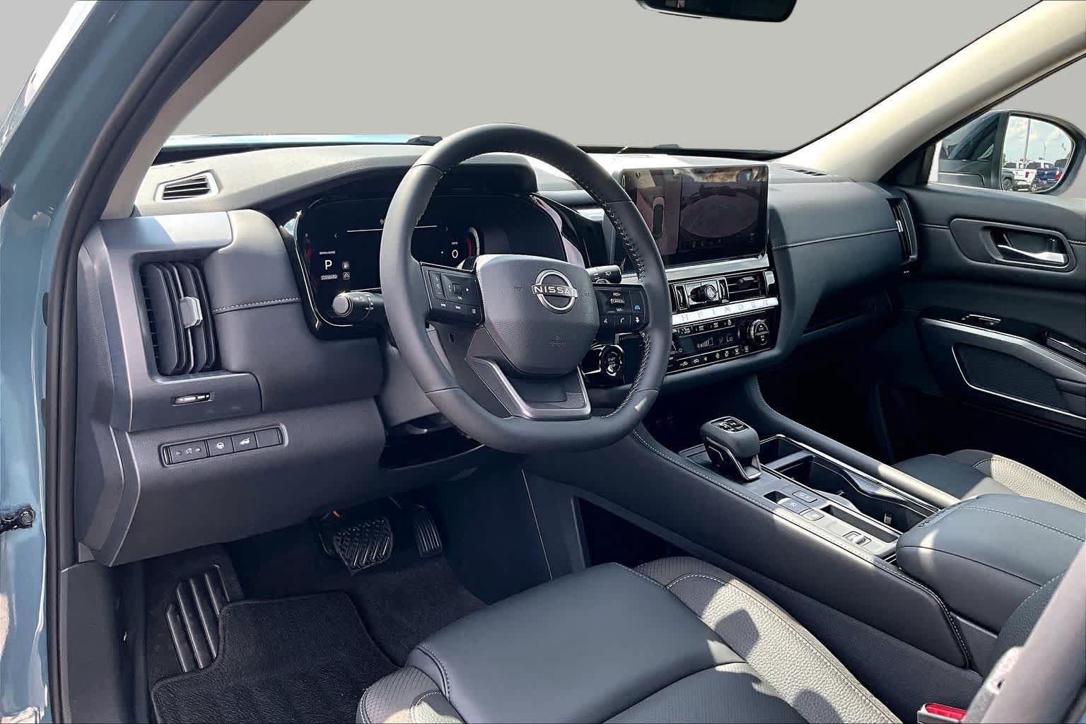 New 2026 Nissan Pathfinder SL FWD image 8