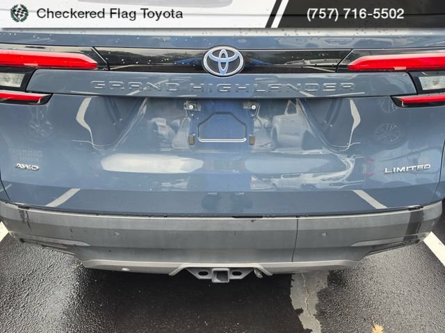 Used 2024 Toyota Grand Highlander AWD image 7