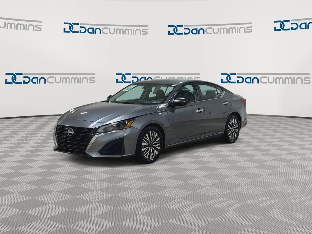 Used 2024 Nissan Altima 2.5 SV FWD image 5