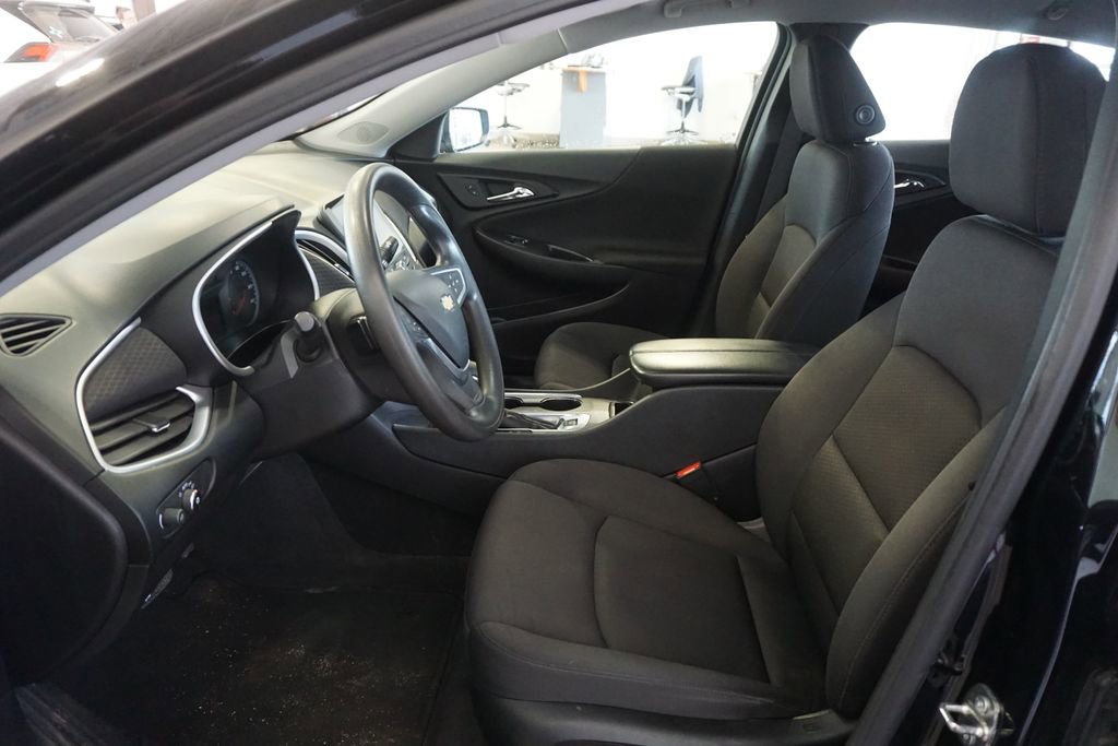 Used 2023 Chevrolet Malibu LT w/ Driver Confidence Package FWD image 18