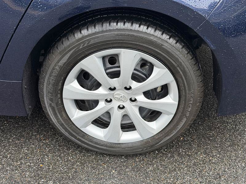 Used 2021 Toyota Corolla LE FWD image 18