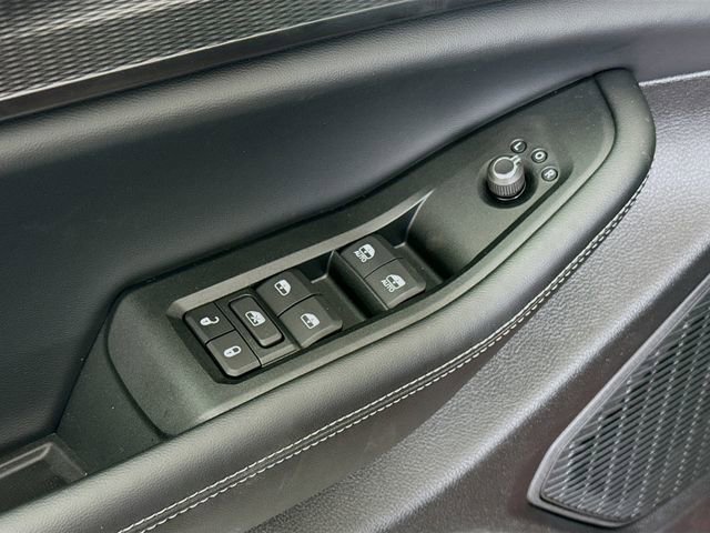 New 2025 Jeep Grand Cherokee L Altitude image 17