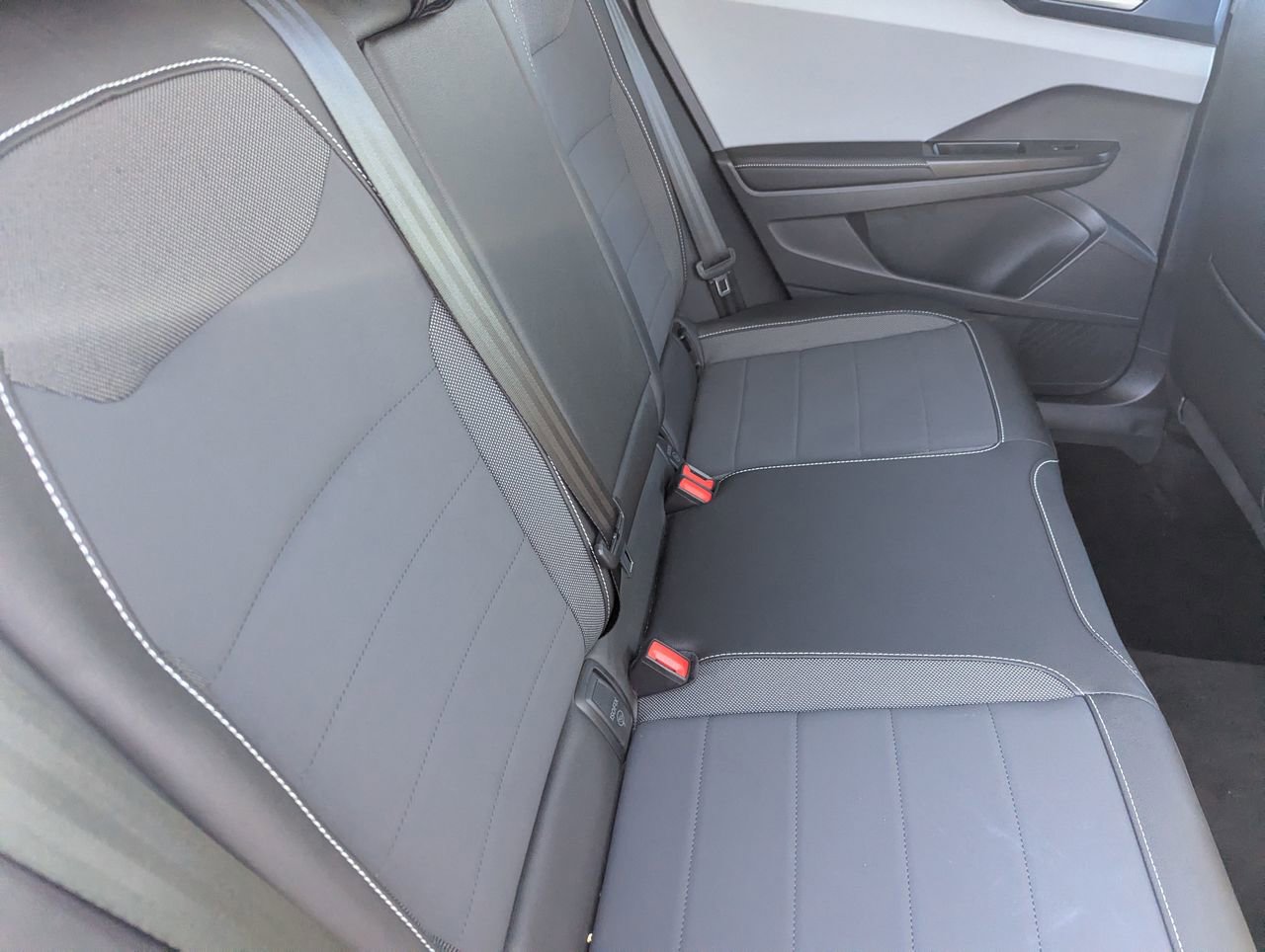 Used 2024 Volkswagen Taos SE w/ Panoramic Sunroof Package FWD image 14