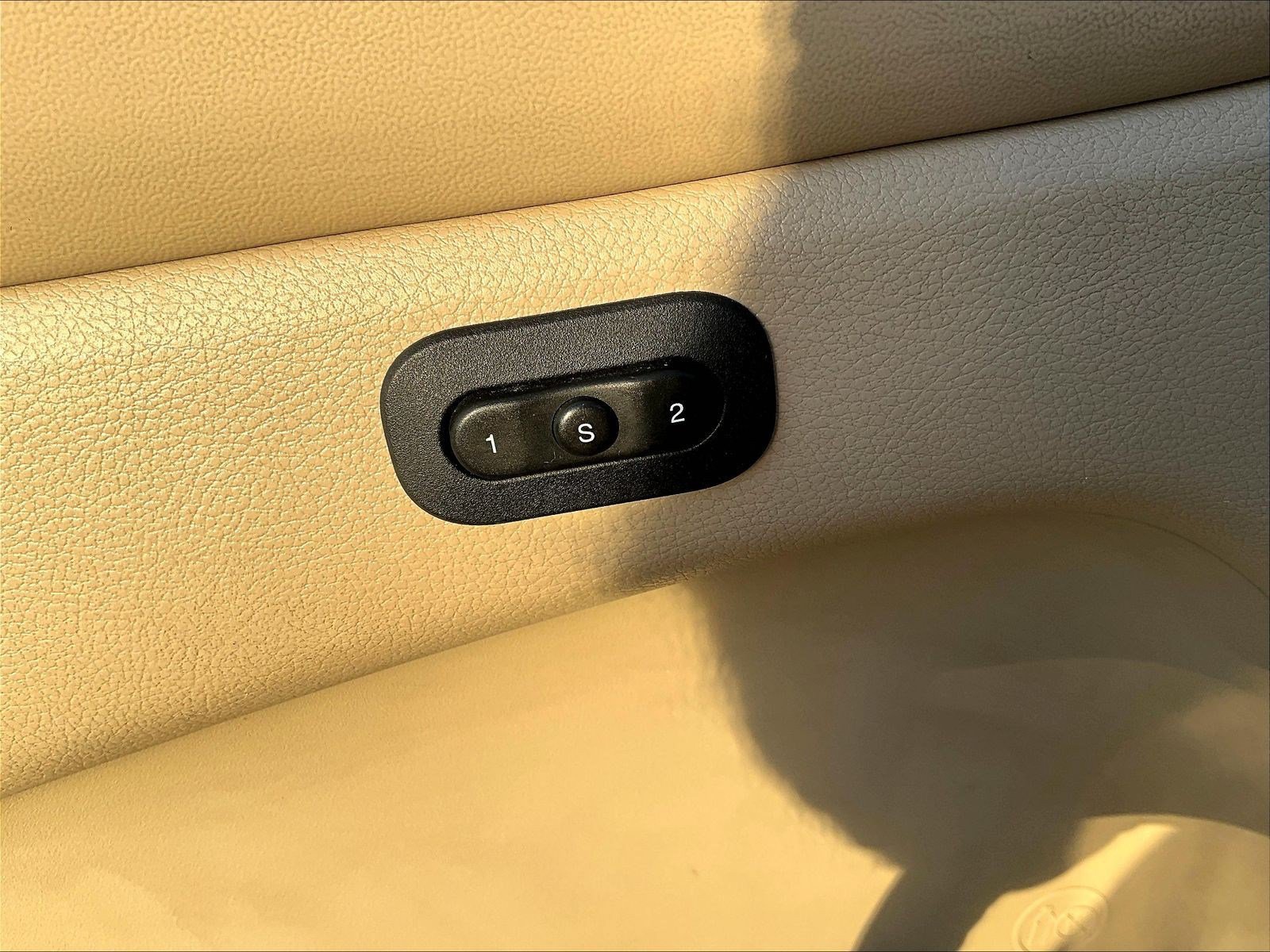 Used 2014 Jeep Grand Cherokee Limited w/ Luxury Group II AWD/4WD image 37