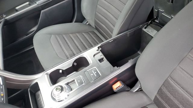 Used 2020 Ford Fusion SE image 21