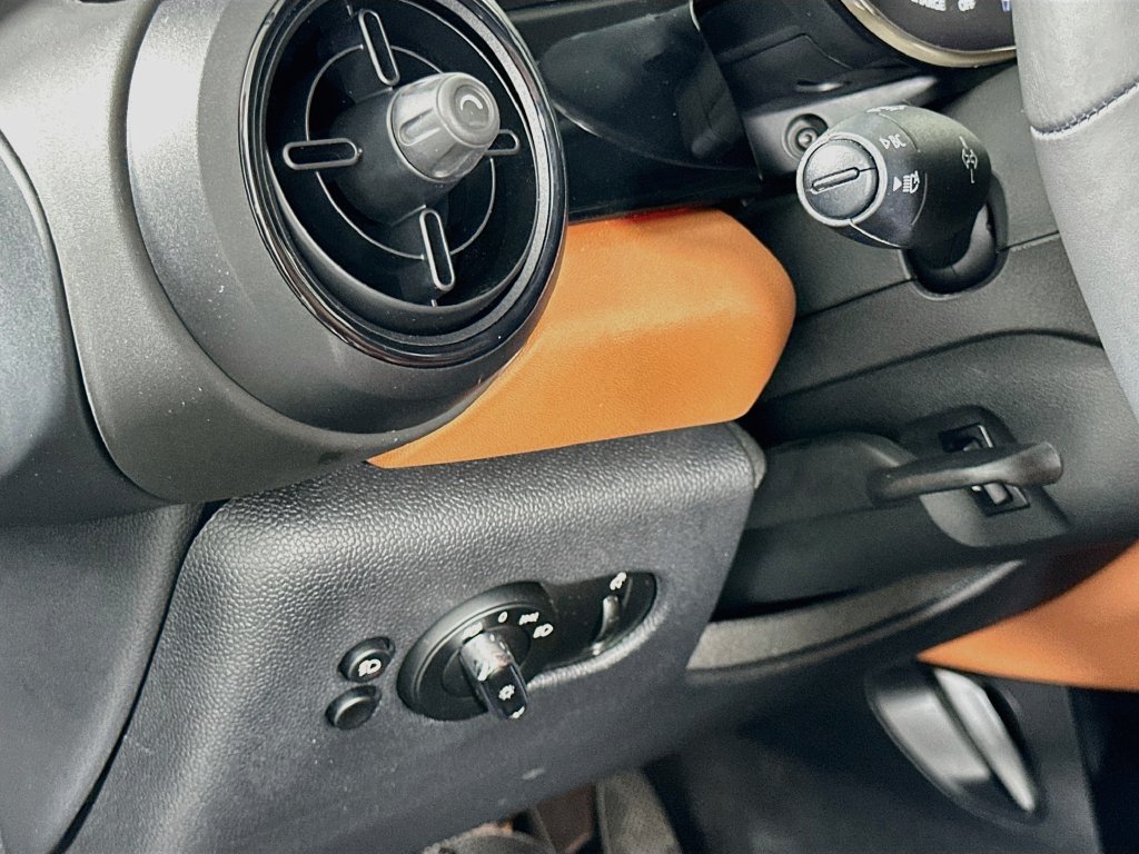 Used 2024 MINI Cooper SE FWD image 10
