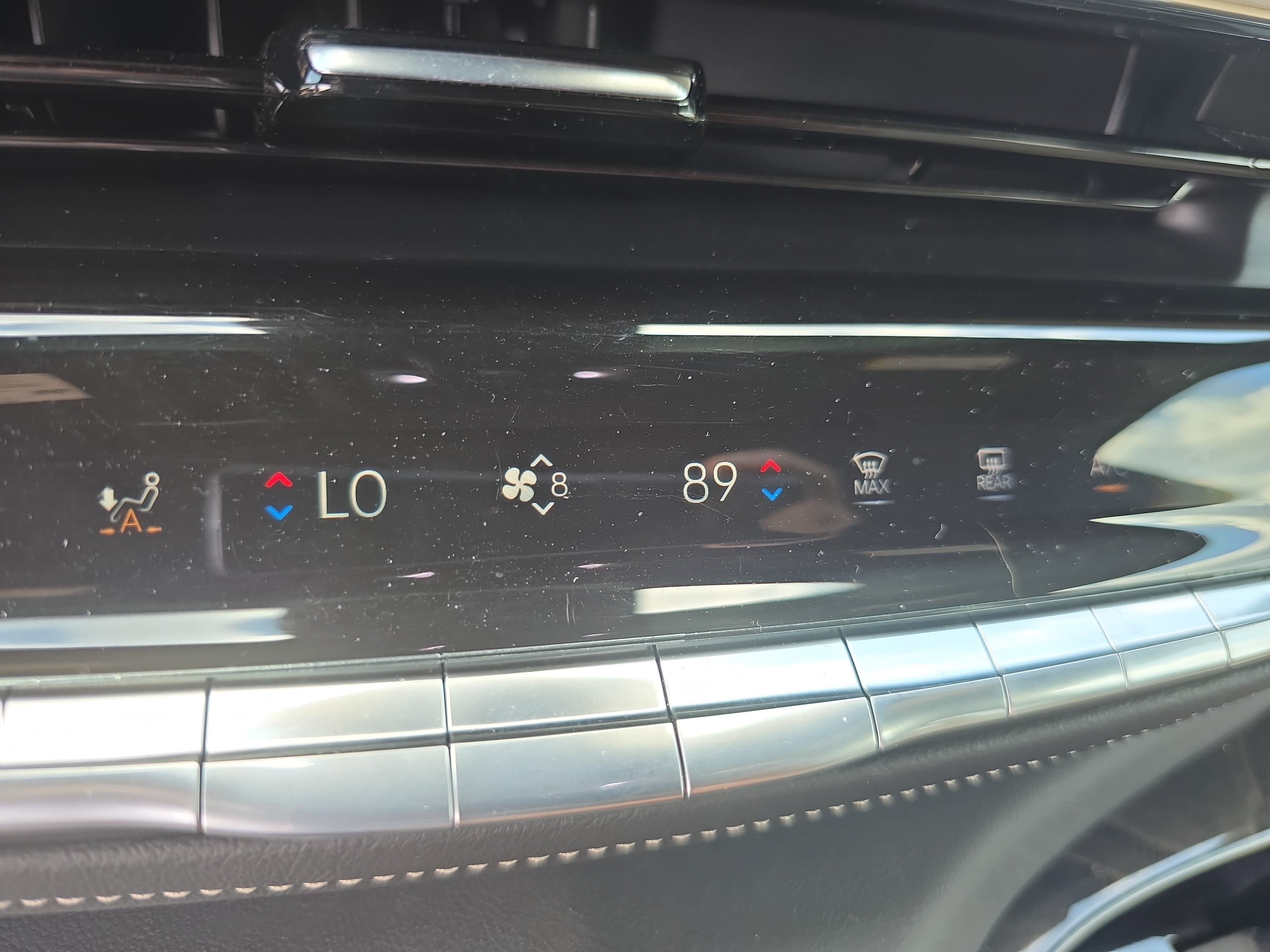 Used 2024 Cadillac Escalade ESV Premium Luxury w/ Performance Package AWD/4WD image 21