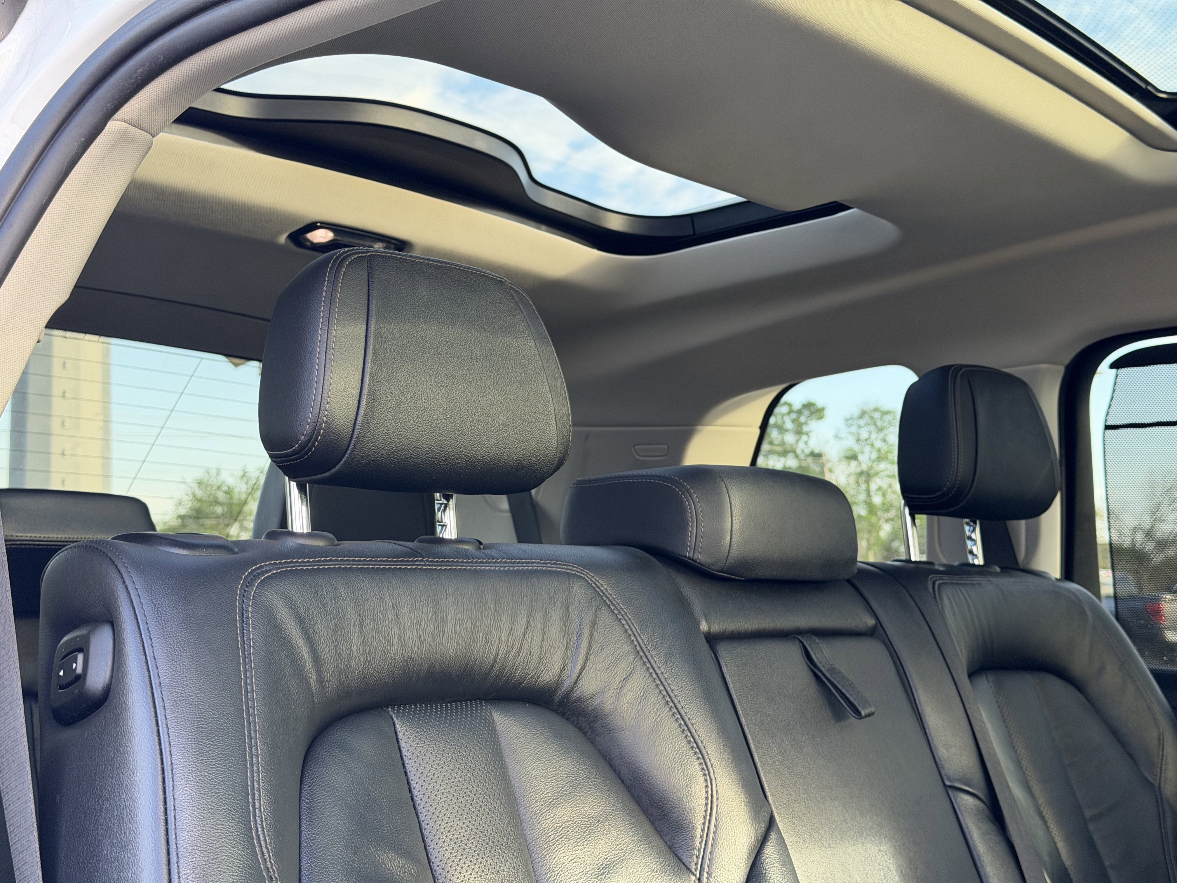 Used 2021 BMW X7 xDrive40i w/ Executive Package AWD/4WD image 6