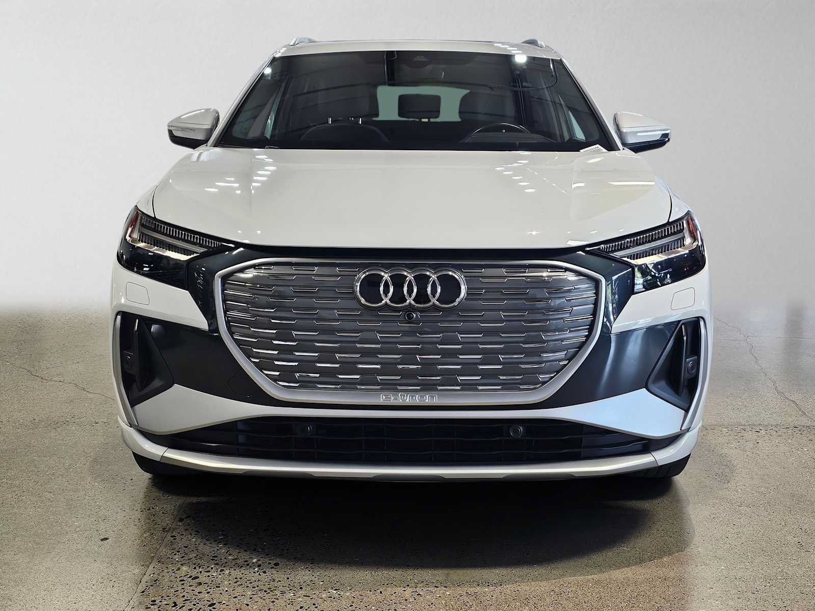 Used 2023 Audi Q4 e-tron Prestige w/ 20" Wheel Package AWD/4WD image 8