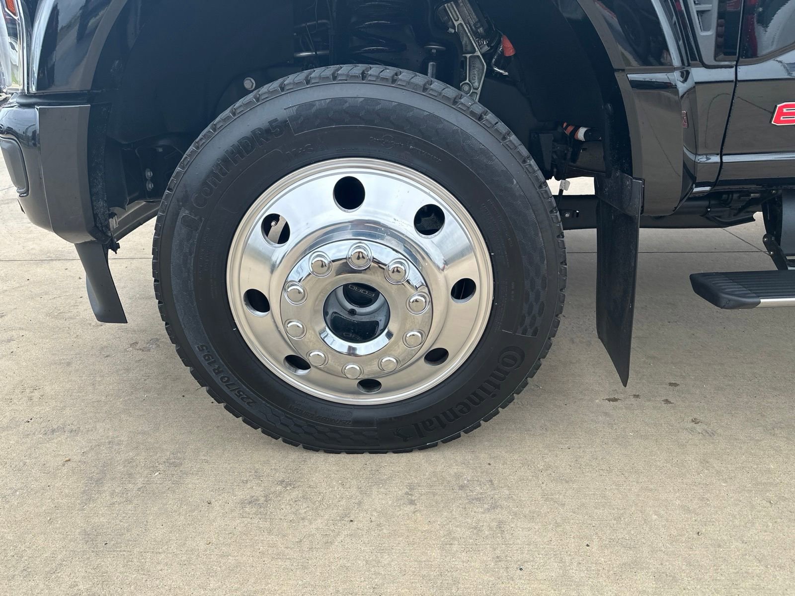 Used 2026 Ford F450 Platinum w/ FX4 Off-Road Package AWD/4WD image 10